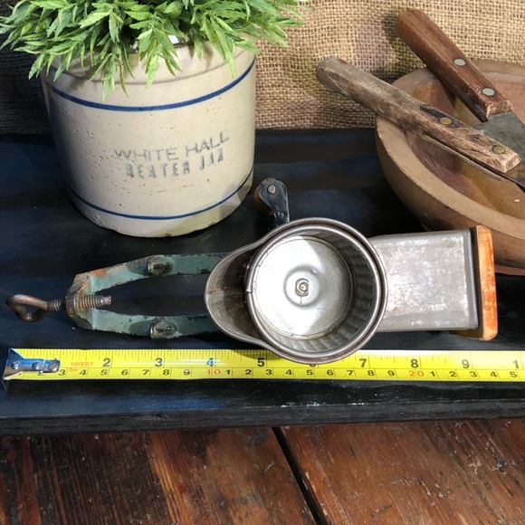 Victoria VTG Antique Hand Crank Grater Farmhouse Kitchen Home Decor Tool - Picture 8 of 16